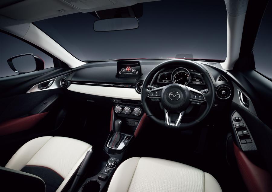 Торпедо Mazda CX-3 Custom Style 2017 года  (фото 2 из 2)